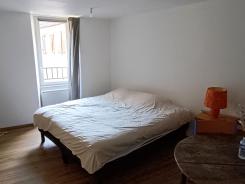 Studio meublé de 27 m2, Centre ville FELLETIN